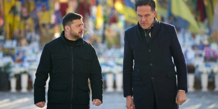 Mark Rutte Zelenski ilə görüşdü