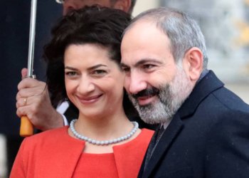 Paşinyan yoldaşı ilə birlikdə BƏƏ-yə getdi