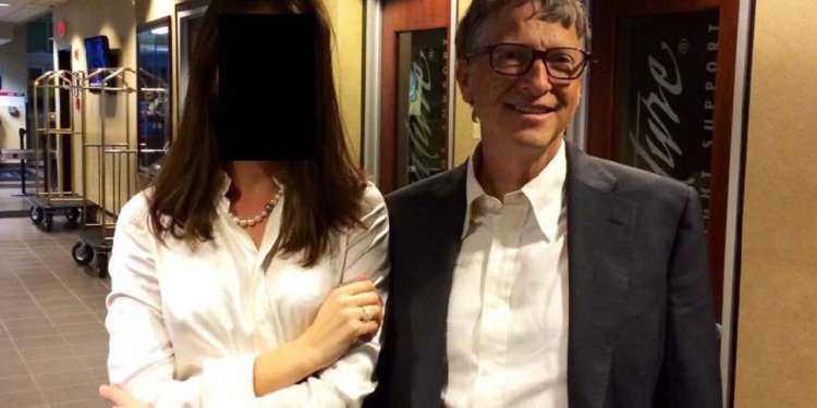 Bill Qeyts Epşteynlə əlaqələrini etiraf etdi və üzr istədi 