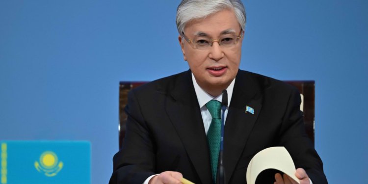 Tokayev Azərbaycan-Ermənistan münasibətlərini qiymətləndirib