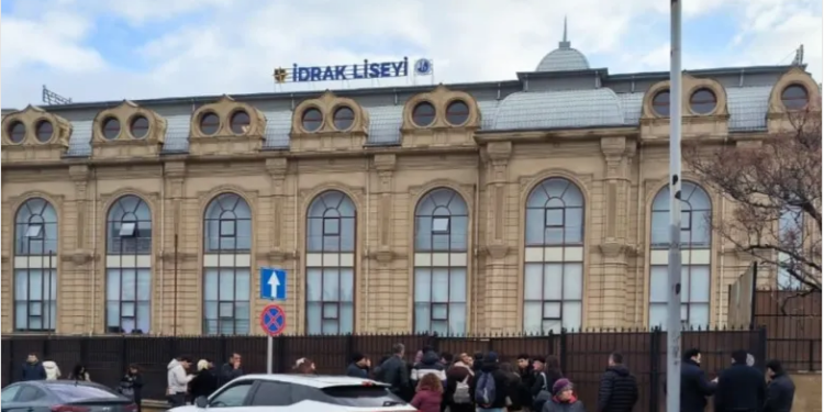 Həmin şagird liseyə belə daxil olubmuş – İLKİN GÖRÜNTÜLƏR