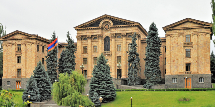 Ermənistanda parlament seçkiləri bu tarixdə keçiriləcək
