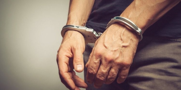 Müəllimi güllələyən şagird həbs edildi