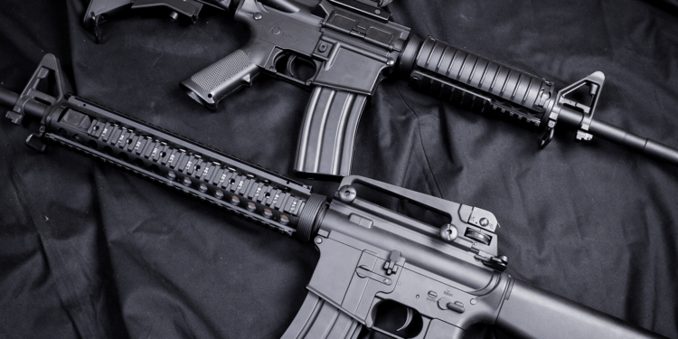 Azərbaycanda bu şəxslər mağazadan silah ala bilər