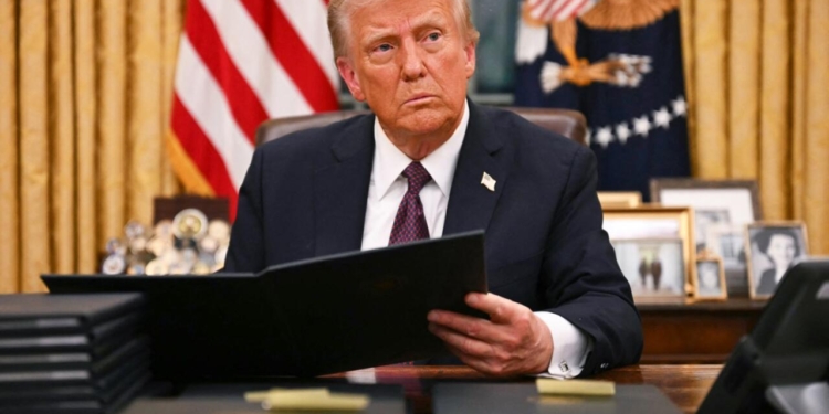 Donald Tramp qlobal idxal rüsumunu 15 faizə qaldırıb