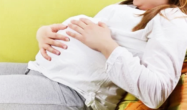 Bakıda qadın doğuşdan sonra öldü