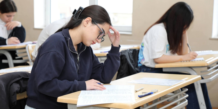 DİM imtahan keçirdi: 4 nəfərdə telefon aşkarlandı