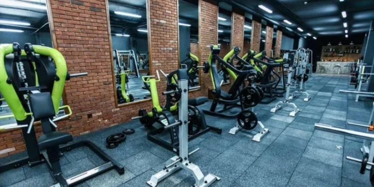 İdman kompleksində halı pisləşən şəxs öldü