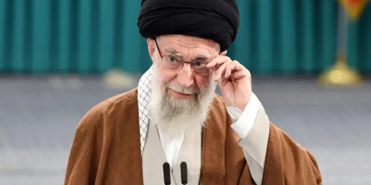 Əli Xamenei bu məşhur azərbaycanlılarla QOHUM İMİŞ - DOSYE