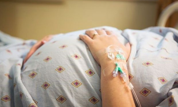 Bakıda 53 yaşlı qadın doğuş vaxtı öldü