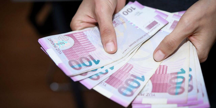 Əhali pulu ən çox nəyə xərcləyir?