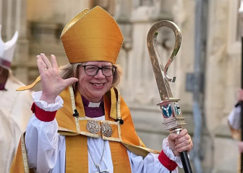 500 illik ənənə pozuldu – İlk qadın yepiskop vəzifədə