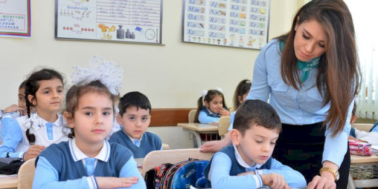 MÜƏLLİMLƏRƏ ŞAD XƏBƏR - Azərbaycanda minlərlə müəllimin maaşı arta bilər