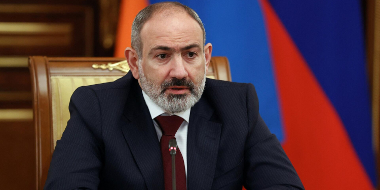 Paşinyan Fransanın nazir-nümayəndəsi ilə Cənubi Qafqazda sülhü müzakirə edib