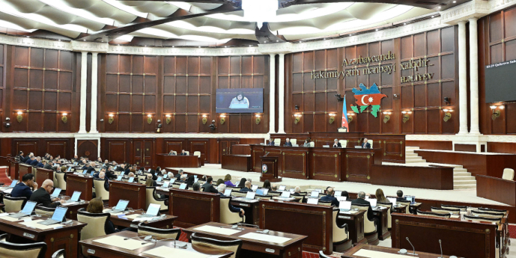 Süni intellektlə hazırlanan materialların yayılmasına dair məhdudiyyətlər müəyyənləşir