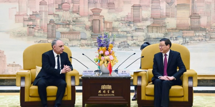 Kamran Əliyev Çinə rəsmi səfərə gedib