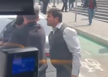 Avtobus sürücüsünü yumruqla vuran şəxs – Tutuldu