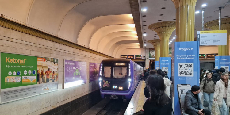 Bakı metrosunda günün ikinci hadisəsi - Sərnişin həlak oldu