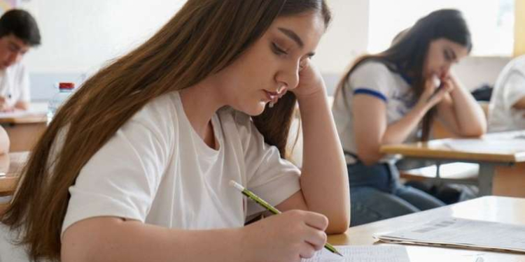 Keçid balları ilə bağlı abituriyentlərə şad xəbər