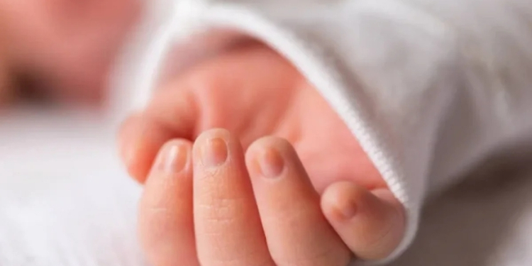 Bakıda körpə müayinəyə aparıldığı xəstəxanada öldü