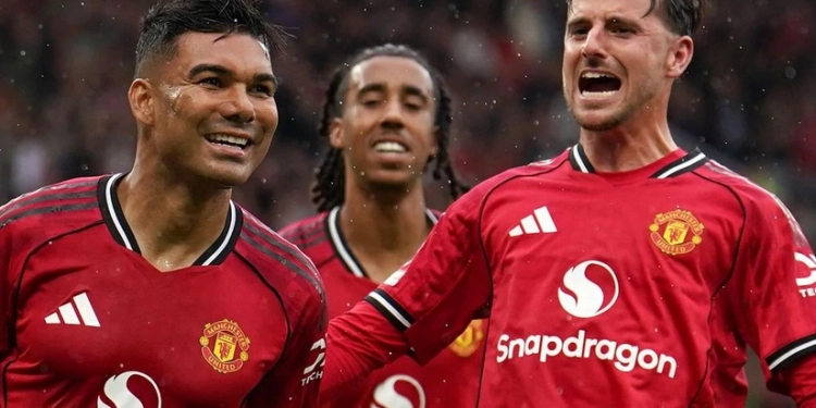 İngiltərə Premyer Liqasında mərkəzi görüşlərdən biri baş tutub.