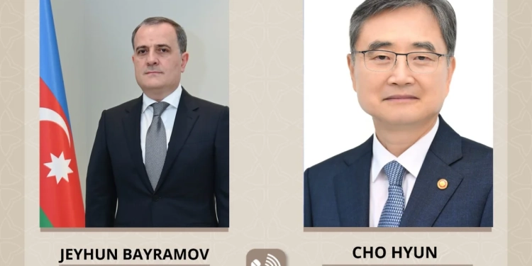 Ceyhun Bayramov koreyalı həmkarı ilə ikitərəfli münasibətləri müzakirə edib