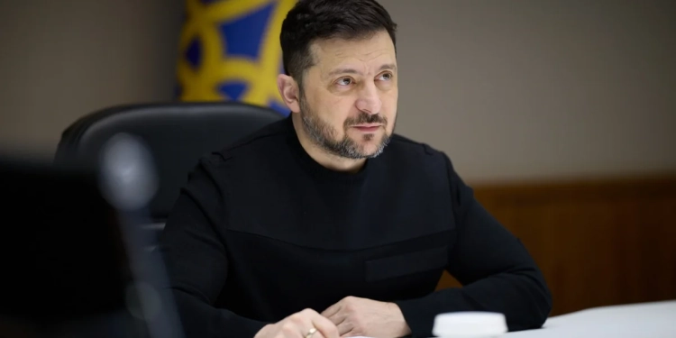 Zelenski: Döyüşdə irəliləyiş əldə etməyən Rusiya Ukraynanın vacib infrastrukturuna hücumlarını artırır