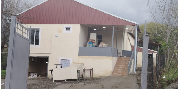 Ağdərənin Aşağı Oratağ kəndinə köçən 6 ailəyə mənzillərinin açarları təqdim olunub