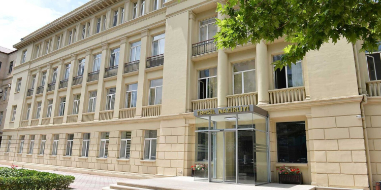 Nazir müavini: 2020-ci ildə 900-dən çox şəraitsiz məktəb var idi, sayı 400-ə endirilib