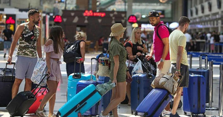 Azərbaycana səfər edən turistlərin sayı 5%-ə yaxın azalıb