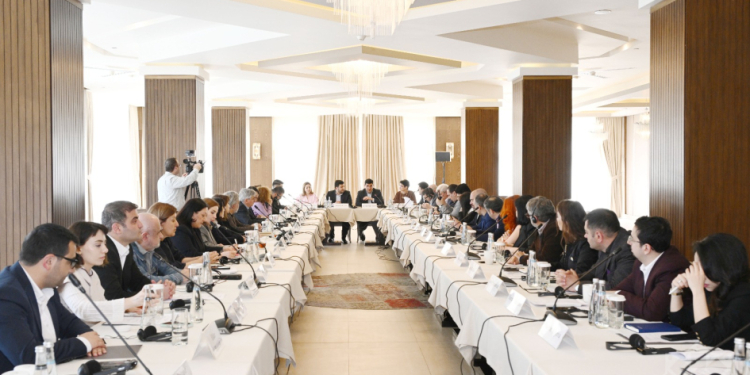 Azərbaycan və Ermənistan nümayəndələrinin iştirakı ilə dəyirmi masa keçirilir