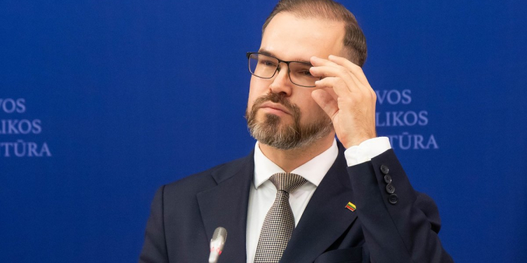 Litvanın müdafiə naziri Avropa ordusunun yaradılmasına qarşı çıxıb