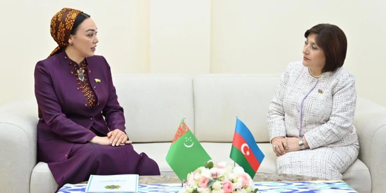 Sahibə Qafarova Buxarada Türkmənistan Məclisinin sədri ilə görüşüb